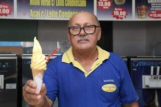 De funcionário Manoel foi promovido a sócio da sorveteria. (Foto: Kísie Ainoã)