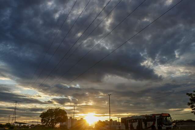 Quinta-feira &eacute; de tempo quente, com m&aacute;xima de 33&deg;C e previs&atilde;o de chuva 