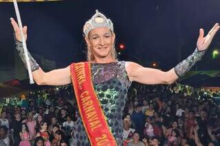 Bárbara foi eleita rainha do Carnaval em Coxim. (Foto: Valdeir Simão/Diário X)