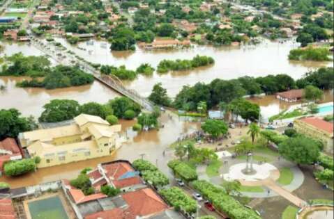 Último verão com mais danos data de 2011, mas chuva desabrigou 4 mil em 1983