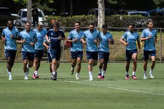 Elenco do Cruzeiro treinando na Toca da Raposa 2 (Foto: Gustavo Aleixo/Cruzeiro)