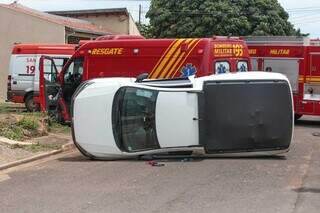 Placa de &quot;Pare&quot; furtada resulta em capotagem no Bairro Cai&ccedil;ara