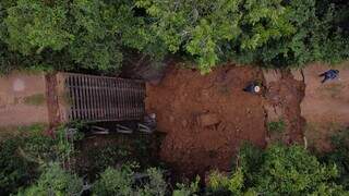 Estrutura que veio abaixo era único meio de acesso de zona rural da cidade. (Foto: Divulgação/Prefeitura de Alcinópolis)