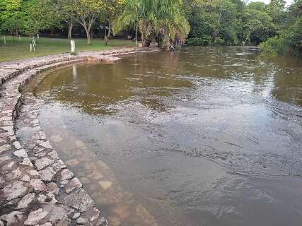 Pontos turísticos continuam fechados para limpeza nesta segunda-feira 