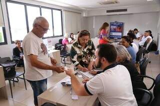Votação na sede administrativa da Cassems, em Campo Grande. (Foto: Messias Ferreira)