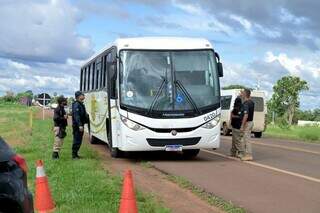 Ônibus durante fiscalização da Agems (Agência Estadual de Regulação de Serviços Públicos) (Foto: Divulgação/Agems)