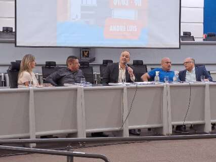 Vereadores e secret&aacute;rio debatem sobre obras paradas na Capital