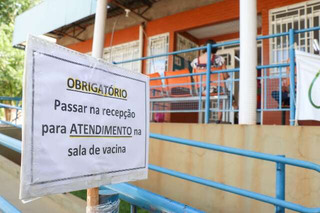 Vacina&ccedil;&atilde;o contra covid tem p&uacute;blico ampliado; veja aqui os locais e hor&aacute;rios 
