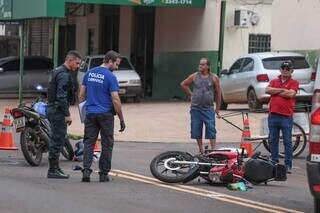 Homem morre ap&oacute;s colis&atilde;o entre motos na Avenida das Bandeiras