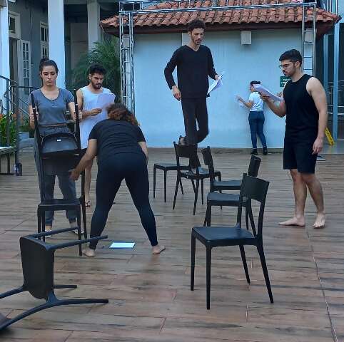 Espetáculo “Até que a Morte nos Repare” estreia com artistas amadores