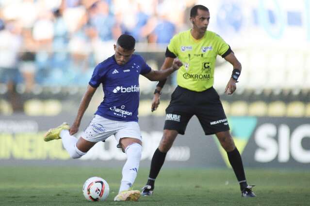 Cruzeiro empata com Democrata-SL, mas avan&ccedil;a &agrave; semifinal do Campeonato Mineiro