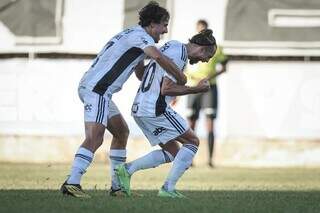 Jogadores do Galo comemoram gol. (Foto: Divulgação/Atlético-MG)