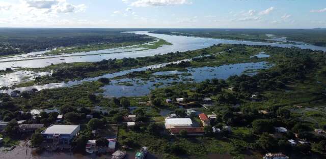 Rio Paraguai segue em alto n&iacute;vel e previs&atilde;o alerta para mais chuvas