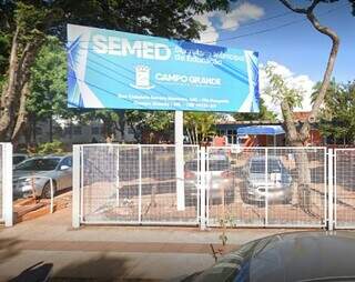 Fachada da sede da Semed, em Campo Grande (Foto: Google Street View)