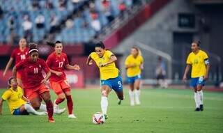 Debinha, camisa 9 da seleção brasileira durante partida contra o Canadá. (Foto: Sam Robles/CBF/Agência Brasil)