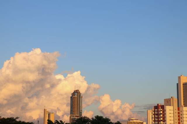 Dia deve ser de sol e com possibilidade de chuva em áreas isoladas