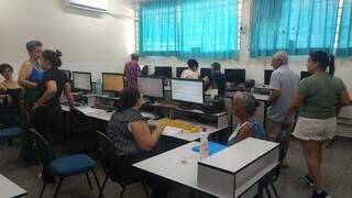 Mutirão está sendo realizado em escola no Conjunto Aero Rancho. (Foto: Izabela Cavalcanti)