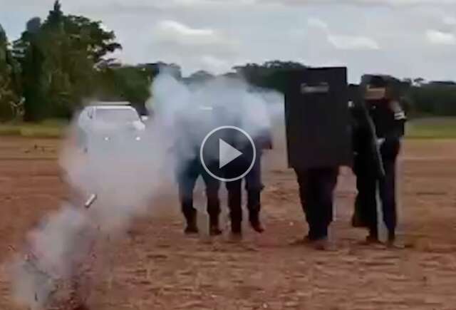 V&iacute;deo mostra momento em que PM despeja ind&iacute;genas em Rio Brilhante