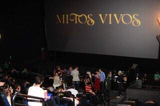 Pré-estreia da série foi realizada nesta quarta-feira (8), em cinema de Campo Grande. (Foto: Alex Machado)