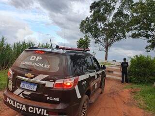 Polícia Civil no local onde terceiro suspeito foi encontrado (Foto: Polícia Civil)