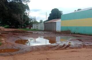 Sem subprefeito, moradores se sentem abandonados; prefeitura promete reuni&atilde;o