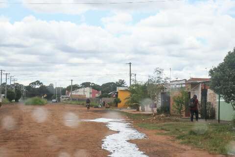 Moradores comemoram regularização, mas luta por direitos deve continuar