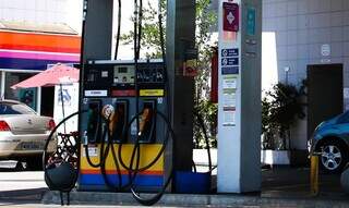 Bomba de etanol e gasolina em posto de combustíveis. (Foto: Rovena Rosa/Agência Brasil)