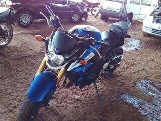 Motocicleta avaliada em R$ 9 mil faz parte de leilão em pátio do Detran. (Foto: Reprodução/Detran-MS)