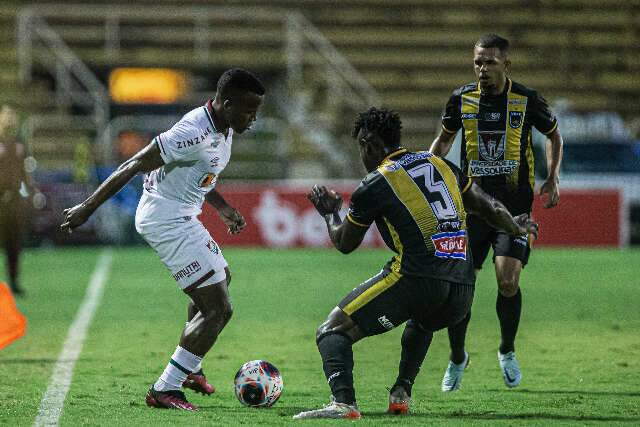 Volta Redonda vence Flu e sai na frente por vaga em final do Carioc&atilde;o