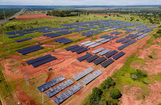 Usina de produção de energia solar. (Foto: Edemir Rodrigues/Seilog)