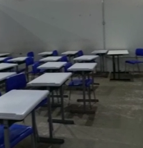 Com salas tempor&aacute;rias, estudante reclama de escola em reforma