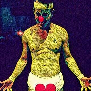 Ator interpreta Cupido, dança e força interação com público. (Foto: Instagram)