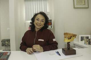 Doutora realiza atendimento no Centro de Campo Grande. (Foto: Paulo Francis)