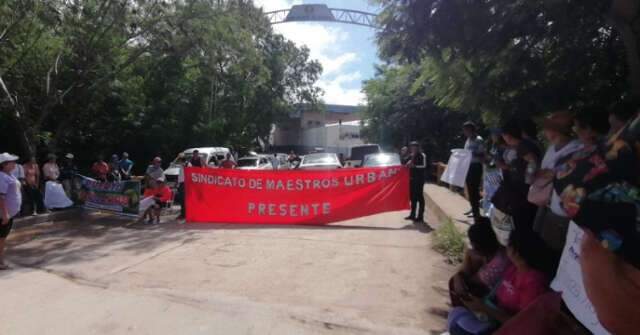 Protesto de professores fecha fronteira do Brasil com a Bol&iacute;via em MS