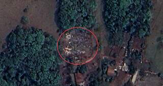 Imagem registrada por sátelite mostra indícios de acumulo de lixo (Foto: Reprodução/Google Maps)