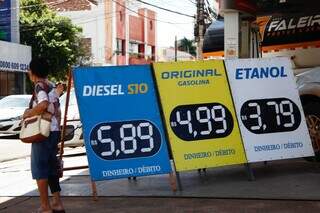 Posto de combustível localizado na Avenida Calógeras com a Rua Maracaju (Foto: Alex Machado)