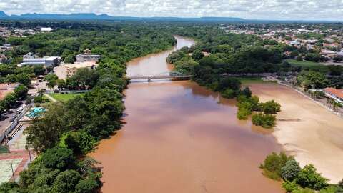 Rio Aquidauana atinge 7,48 metros, com risco de transbordar