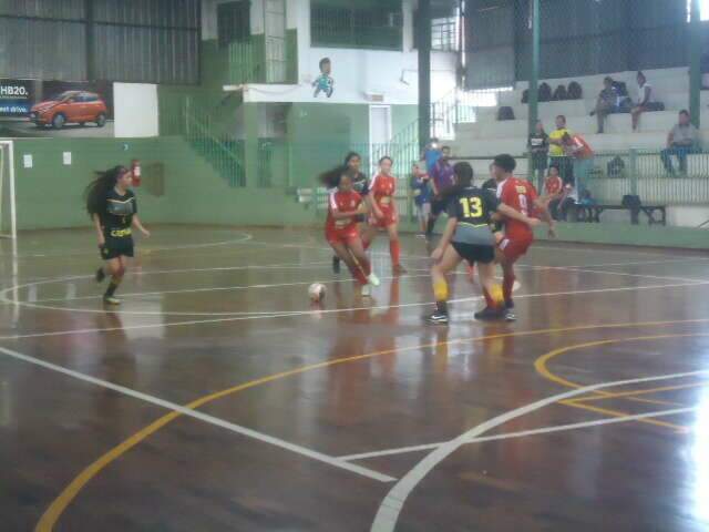 Com quatro jogos, torneio feminino de futsal ocorre neste s&aacute;bado