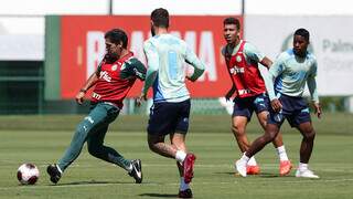 Abel Ferreira em treino recreativo com jogadores do Palmeiras (Foto: Cesar Greco)