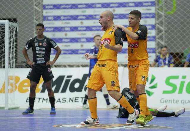 Magnus goleia Joa&ccedil;aba por 6 a 2 e est&aacute; na final da Supercopa de Futsal