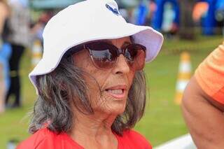 Romilda de Souza lida com a depressão acompanhando clube de paracanoagem de Brasília (Foto: Alex Machado)