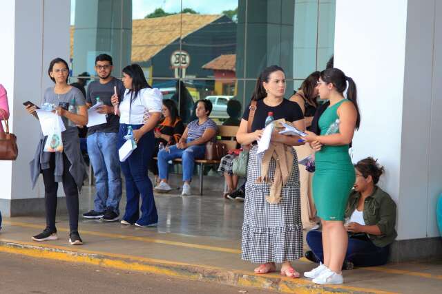 Concurseiros fazem prova da Receita Federal com esperan&ccedil;a de triplicar sal&aacute;rio