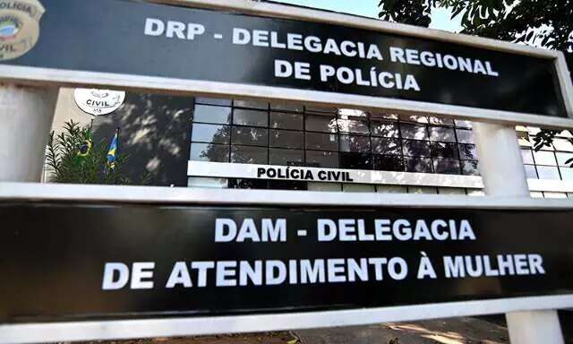 Consult&oacute;rio de dentista suspeito de estupro &eacute; alvo de buscas da pol&iacute;cia