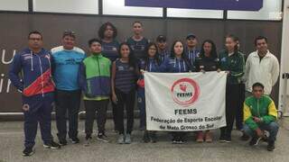 Delegação de atletismo da FEEMS no Aeroporto Internacional de Campo Grande (Foto: Divulgação)