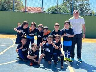 Time de futsal do Colégio Fênnix. (Foto: Divulgação)