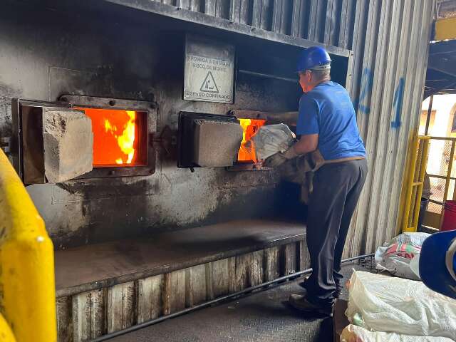 Quatro toneladas de entorpecentes apreendidos s&atilde;o incineradas em Dourados