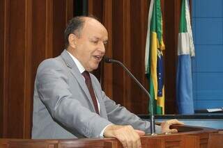 Deputado estadual Junior Mochi (MDB) durante sessão de quarta-feira (22). (Foto: Divulgação/ALMS)