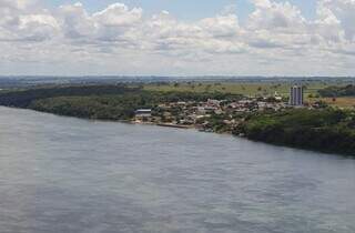 Rio Paraná, onde deve ser construída a ponte que vai ligar MS a Paraná (Foto: Divulgação/Semadesc)