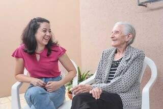 Amor por confeitaria começou com Ephigênia há 68 anos e, agora, é repassada para a bisneta. (Foto: Marcos Maluf)