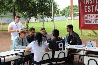 Alunos e professores do curso de Direito da Faculdade Insted fazem atendimentos jurídicos (Foto: Divulgação/Insted)